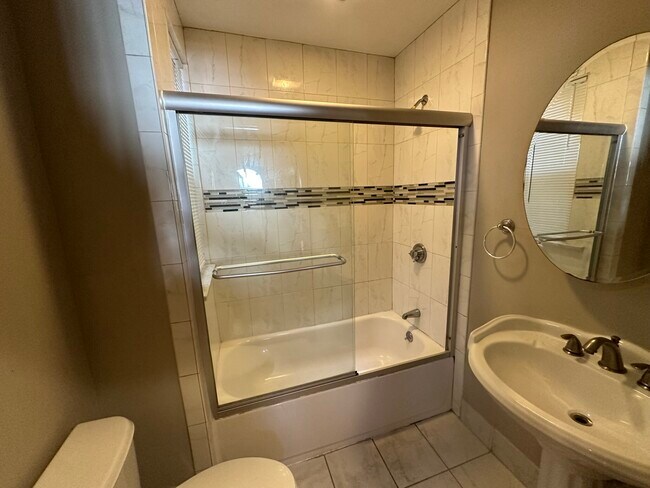 Foto del edificio - 258 Lexington St