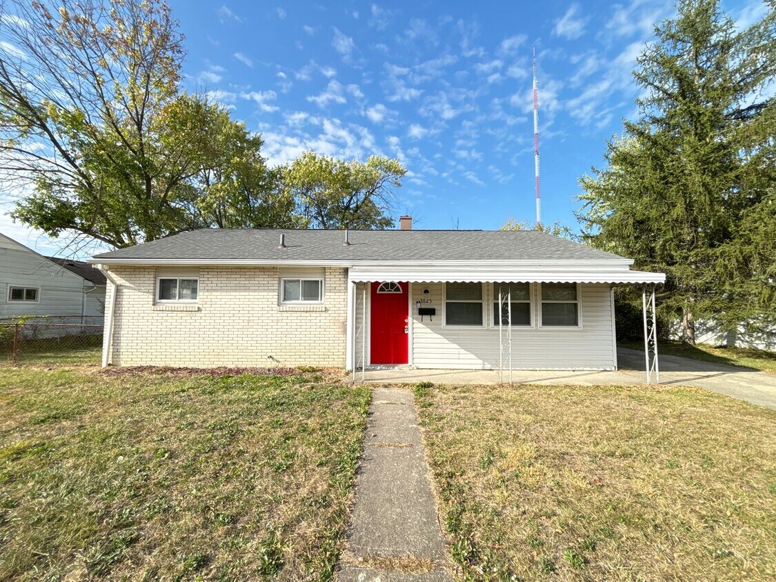 Primary Photo - Highview Hills Home: New Year, New Home: 5...