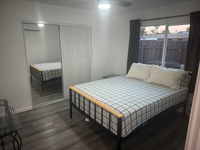 Foto del edificio - 7934 Etiwanda Ave