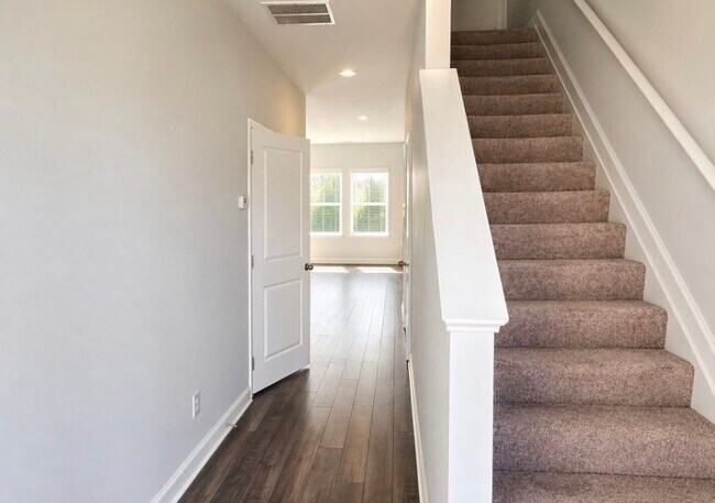 Foto del edificio - 404 Oakwood Dr NW