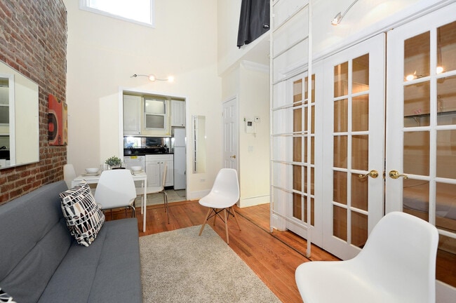 Foto del edificio - 653 11th Ave