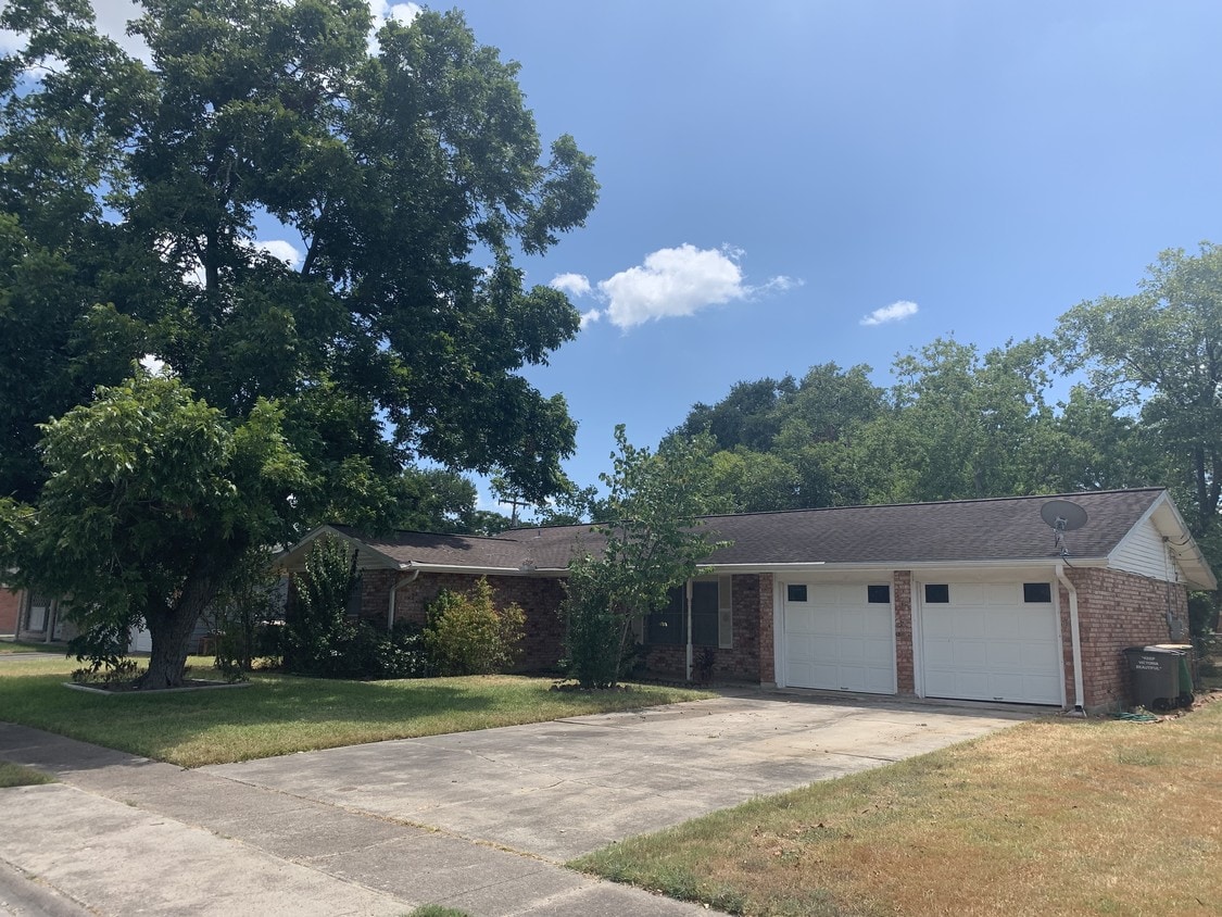 1309 Dick St, Victoria, TX 77901 House Rental in Victoria, TX