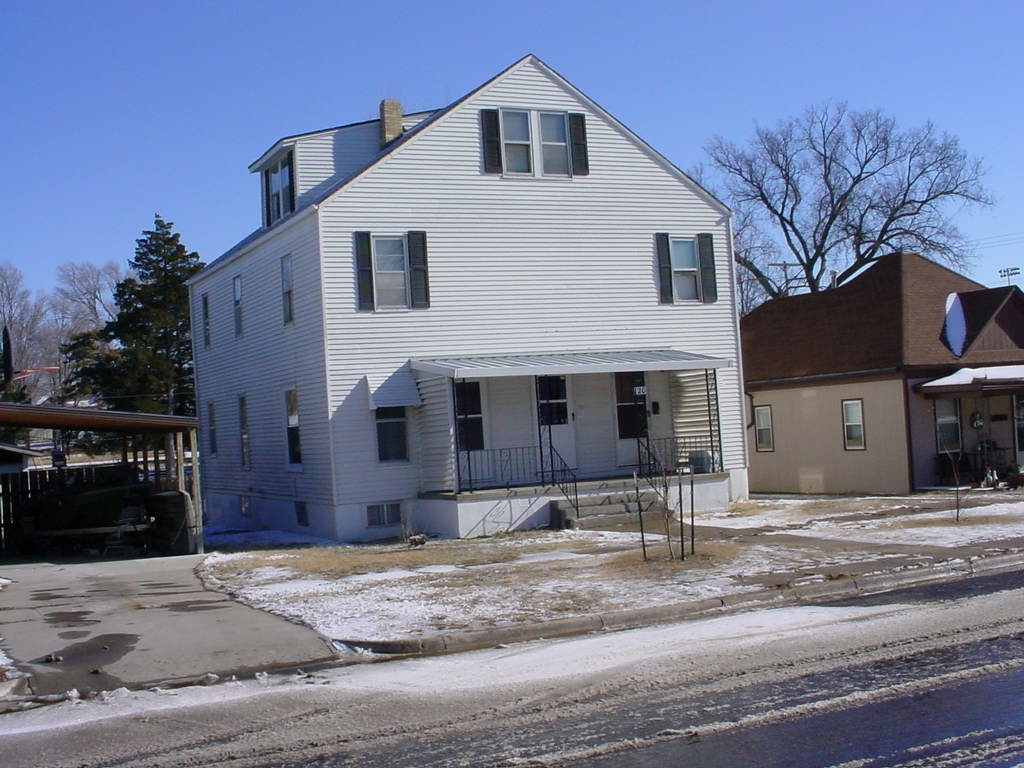 Primary Photo - 120 S Taylor Rd