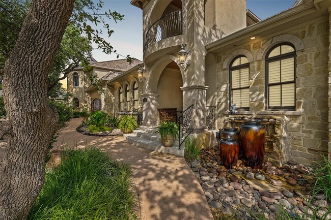 Building Photo - 313 Bella Montagna Cir