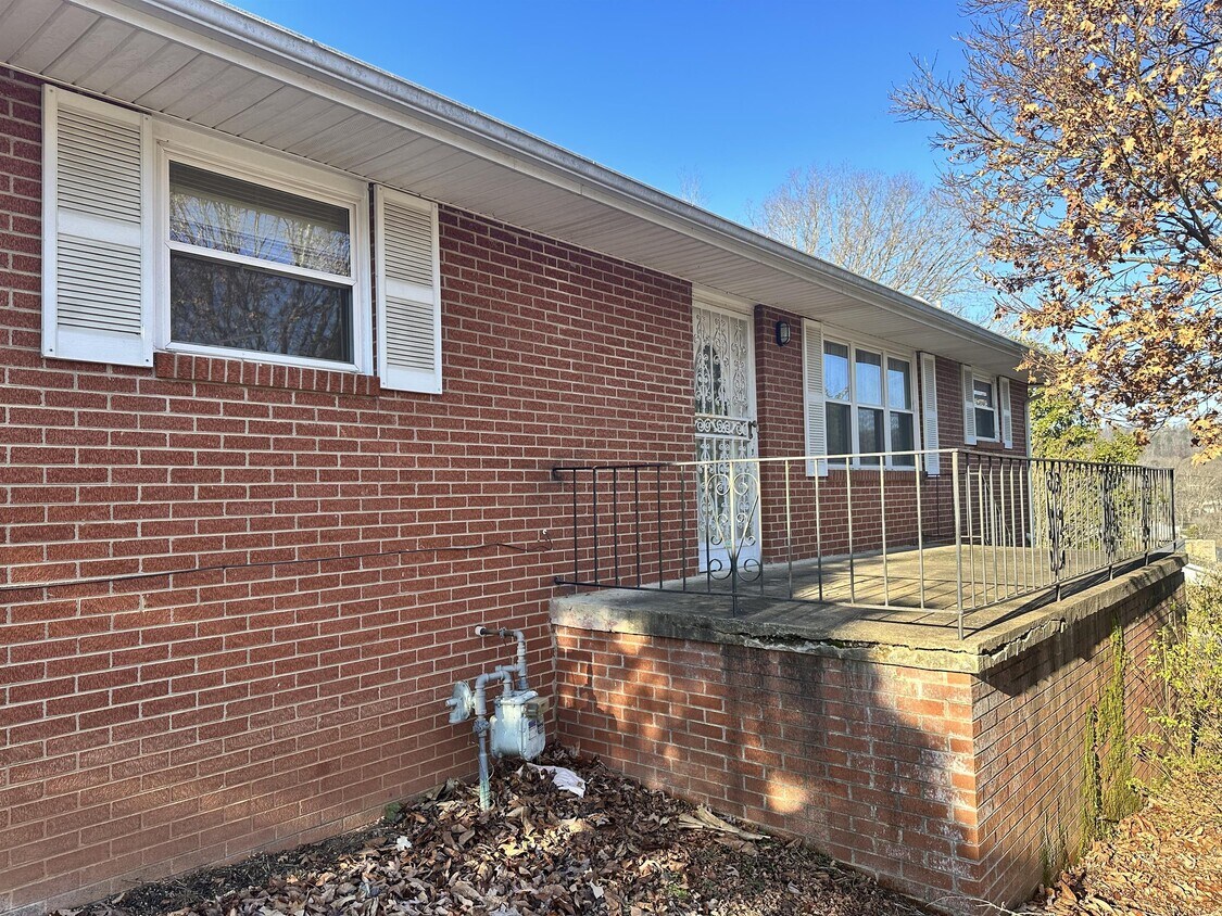 817 Hillcrest Dr, Seymour, TN 37865 House Rental in Seymour, TN