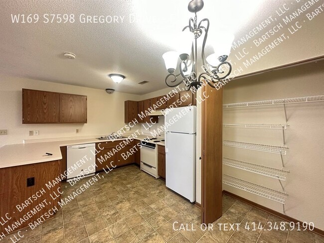 Building Photo - W169S7598-S7598 Gregory Dr