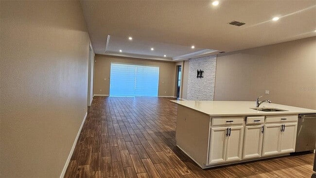 Foto del edificio - 3448 Current Ave