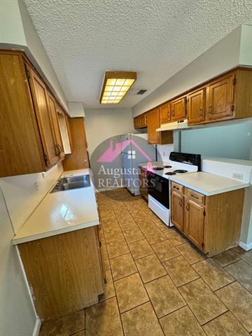 Building Photo - 12 Buttercup Dr