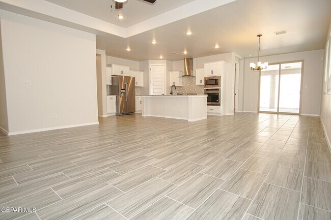 Building Photo - 12993 Tryne Way