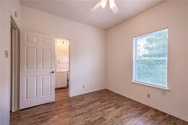 Foto del edificio - 2414 Longview St