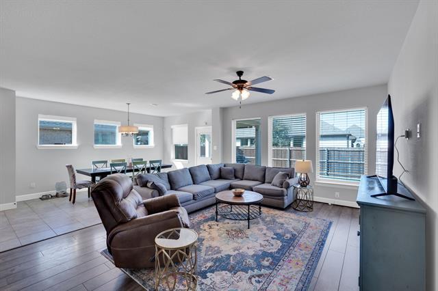Foto del edificio - 7412 Winterbloom Wy