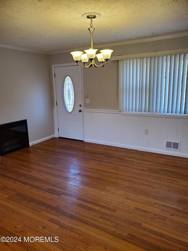 Foto del edificio - 2627 Ridgeway Rd
