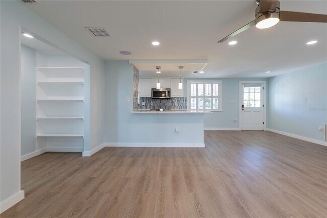 Foto del edificio - 5923 Briarwood Ave