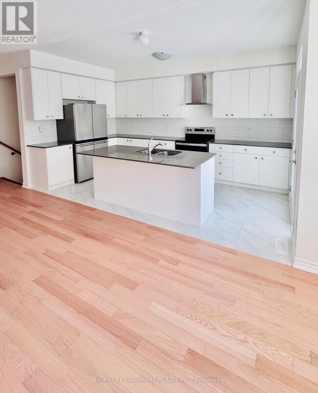 Photo du bâtiment - 2924 Nakina St