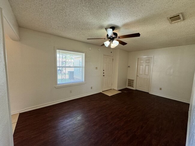 Building Photo - 1301 Franz Dr