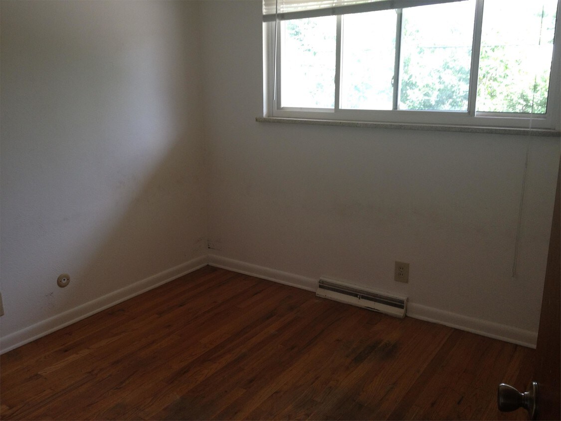 Building Photo - 555 30th St