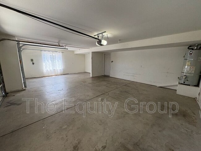 Foto del edificio - 703 W Russell Ave