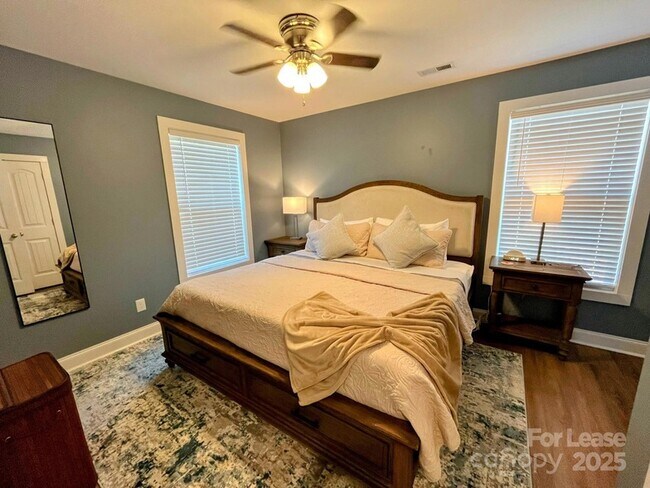 Foto del edificio - 528 S Shamrock Ave