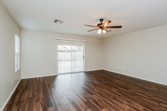Building Photo - 2436 E Olivine Rd
