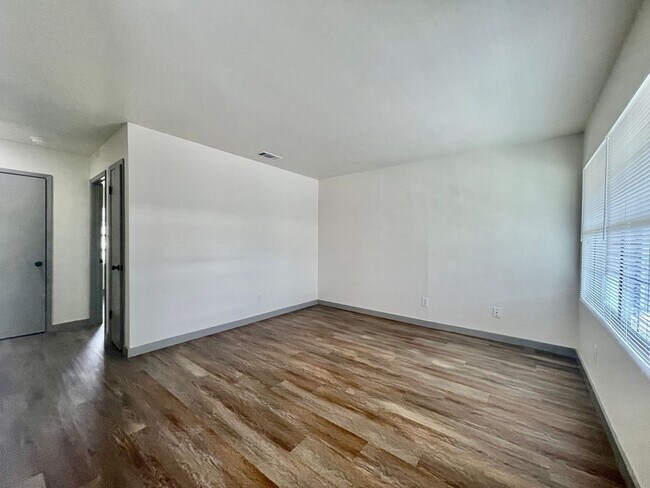Foto del edificio - 2 Bedroom apartment w/ Washer and Dryer - ...