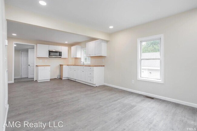 Building Photo - 2 br, 1 bath House - 358 Austin St