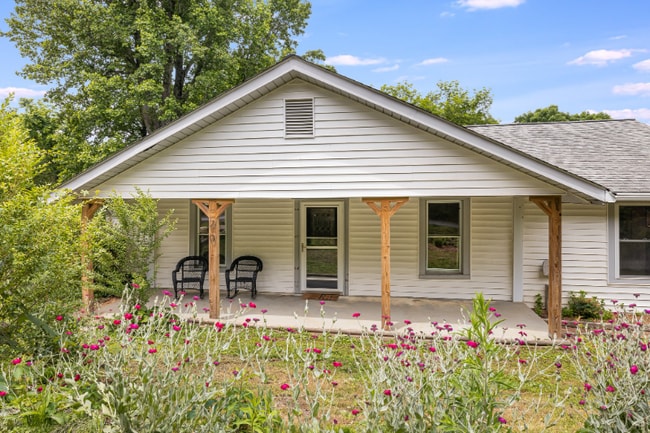 Foto del edificio - 20 Winding Rd