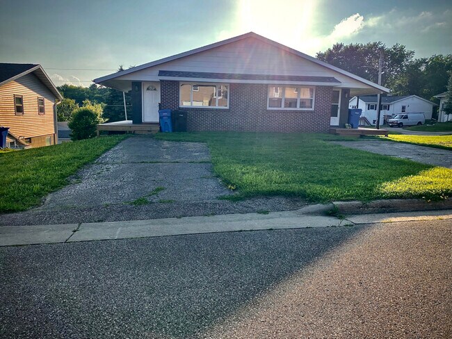 Foto del edificio - 105-107 Ridge Dr