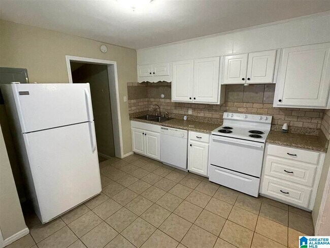 Building Photo - 128 Phillips Cir