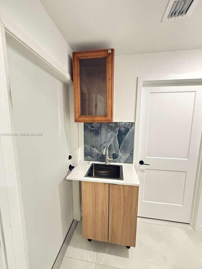 Foto del edificio - 419 NW 13th Ct