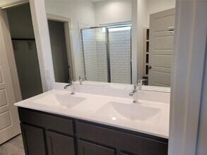 Building Photo - 3005 Fenchurch Elm Trl