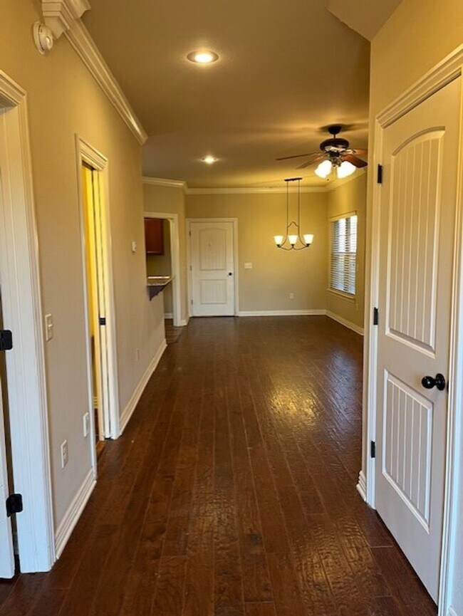 Foto del edificio - 3 Bedroom 2 1/2 bath in Lowell!