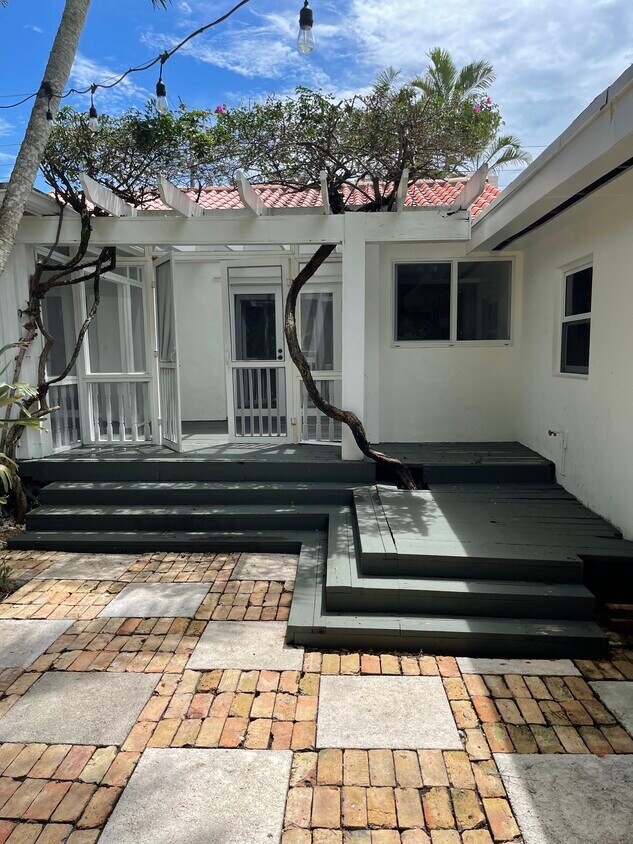 4633 SW 11th St, Coral Gables, FL 33134 House Rental in Coral Gables