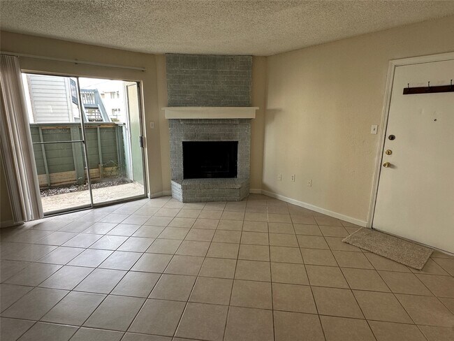 Foto del edificio - 260 El Dorado Blvd