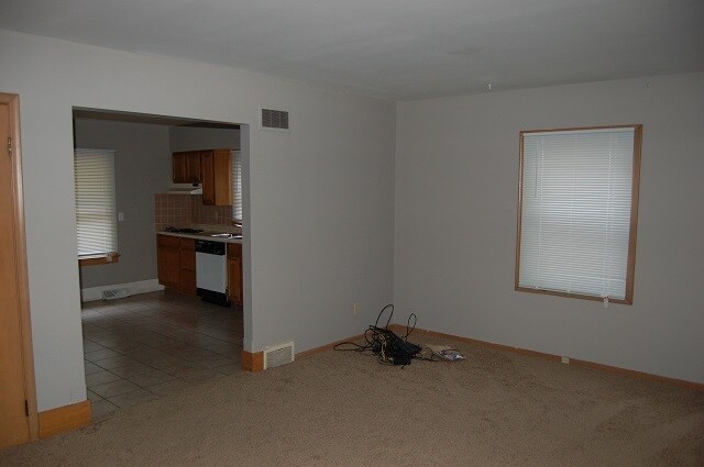 Foto del edificio - 300 Melrose Ct