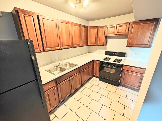 Building Photo - 4243 S Calumet Ave