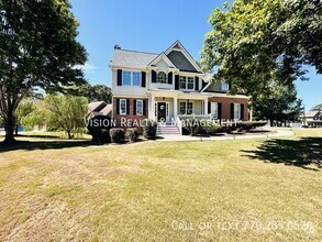 Building Photo - 19 Baywood Ln