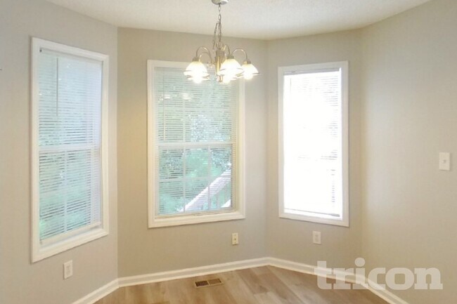 Foto del edificio - 7222 Brittany Way