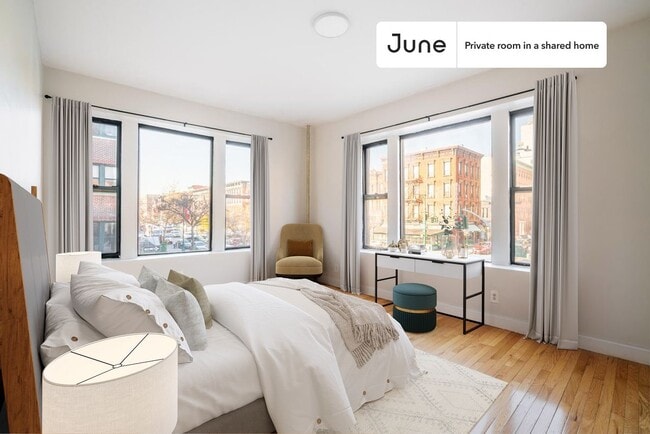 Building Photo - Room in Shared 4 bed/1 bath home in Central Harlem