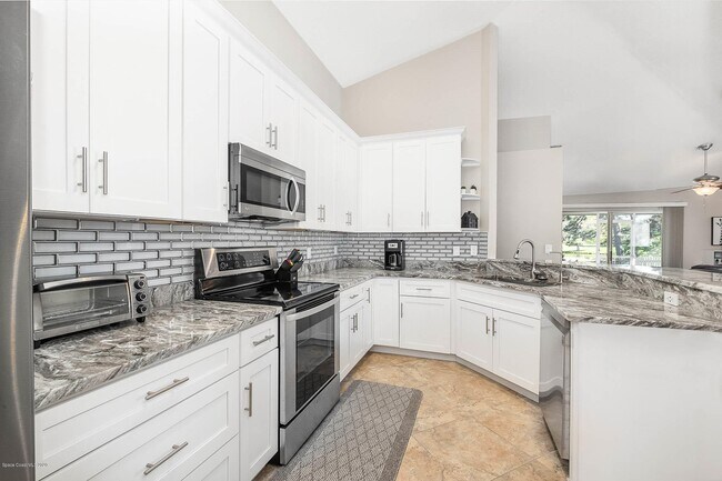Building Photo - 2544 Ventura Cir