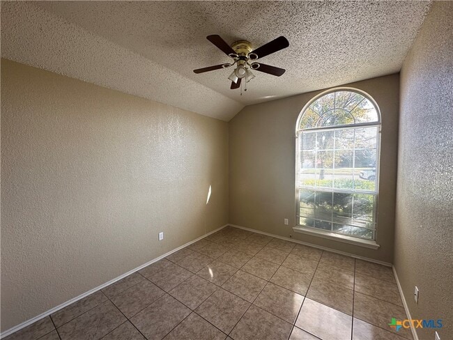 Building Photo - 1903 Basalt Dr