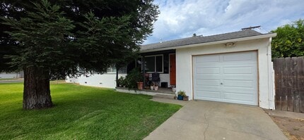 Building Photo - 1021 Buckeye Dr