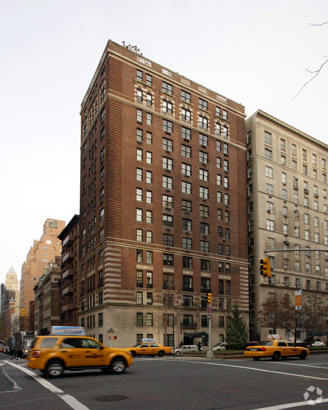 Foto del edificio - 620 Park Ave