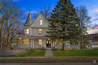 Building Photo - 43 Oakland Ave