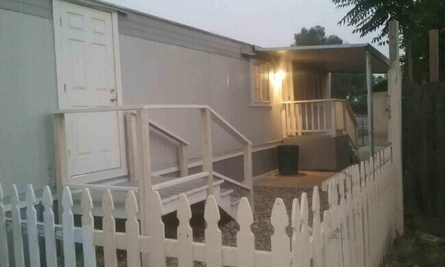 Foto del edificio - 5022 East broadway