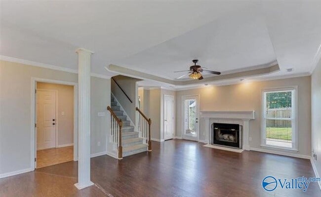Building Photo - 235 NE Albany Dr