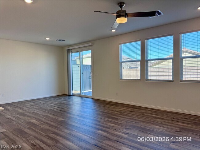Foto del edificio - 9552 Bursill St