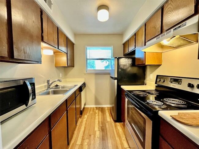 Foto del edificio - 2526 W Prairie St
