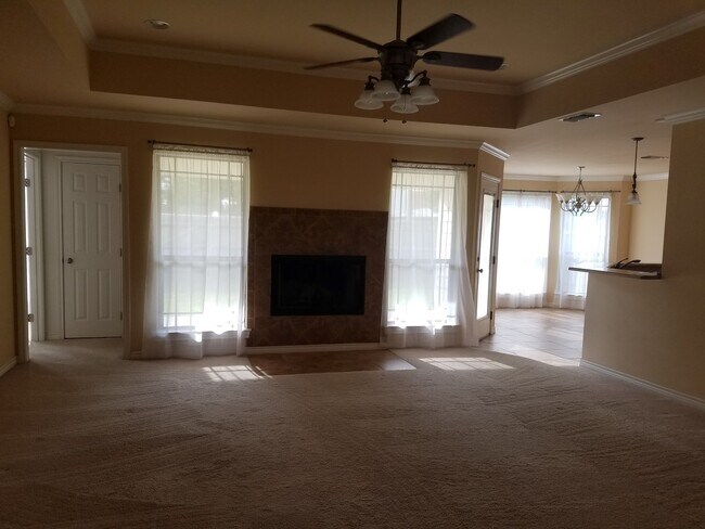 Foto del edificio - 3306 Edgewood Dr