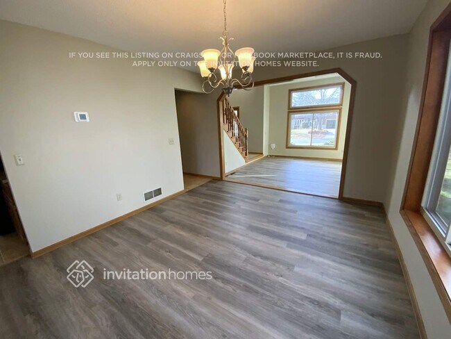 Foto del edificio - 14371 Raven St NW