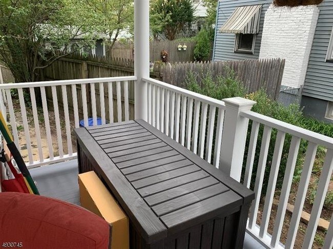 Foto del edificio - 7 Orange Ave